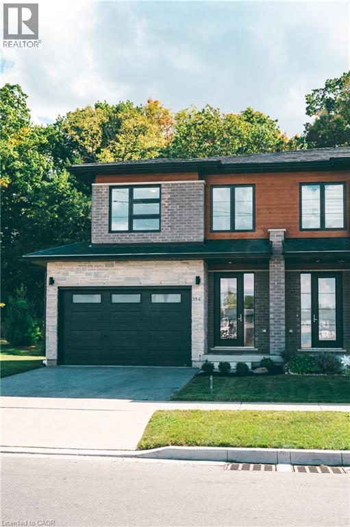884 Robert Ferrie Dr, Kitchener, ON N2R 0P2