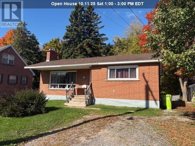 55 Knox Ave, Sault Ste. Marie, ON P6B 3X8
