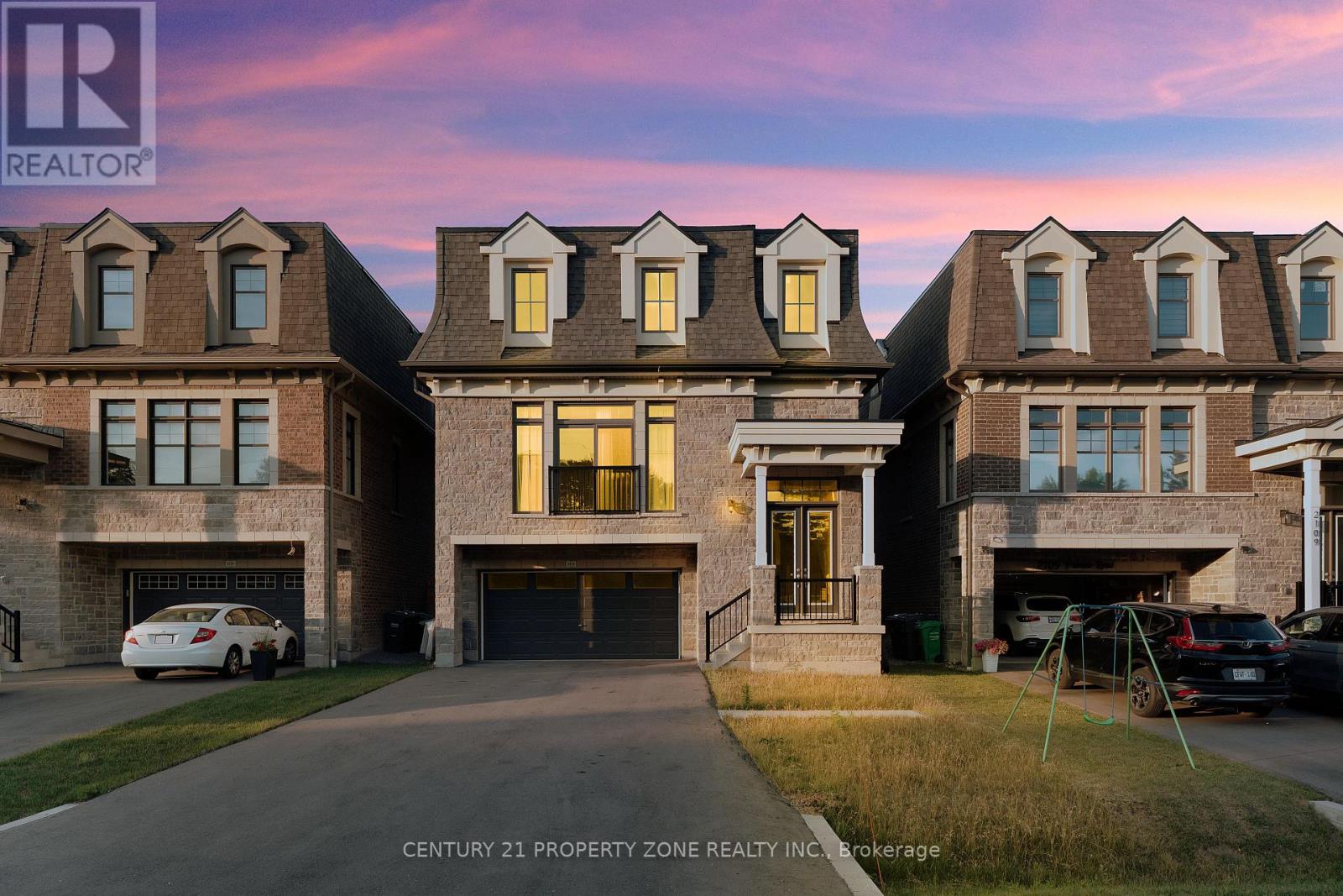 2115 Primate Rd, Mississauga, ON L4Y 1V5