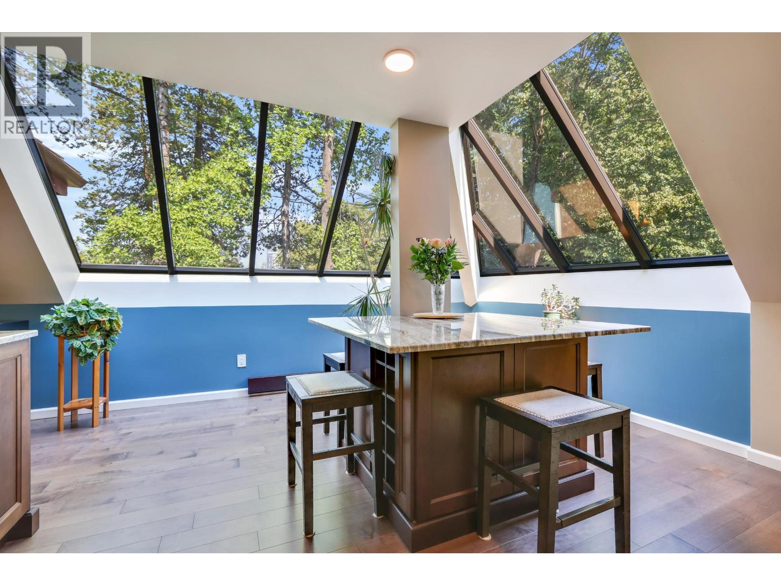 3980 Canada Way Unit 3, Burnaby, BC V5G 1G7