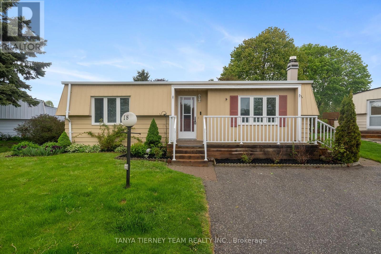 18 The Cove Rd, Clarington, ON L1B 1B9