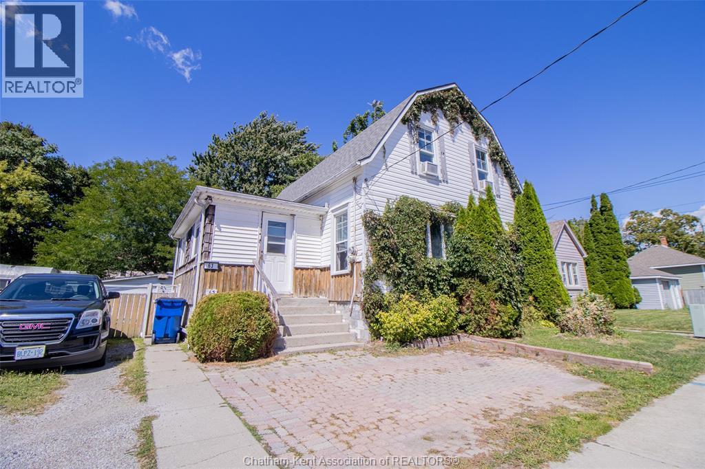 63 Spencer Ave, Chatham, ON N7M 1V5