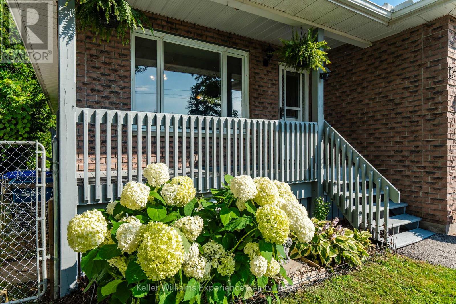 308 Assiniboia St, Tay, ON L0K 1R0