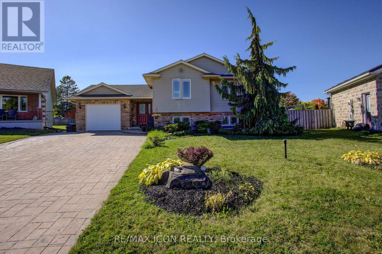 105 Connery Rd, Wellington North, ON N0G 2L2