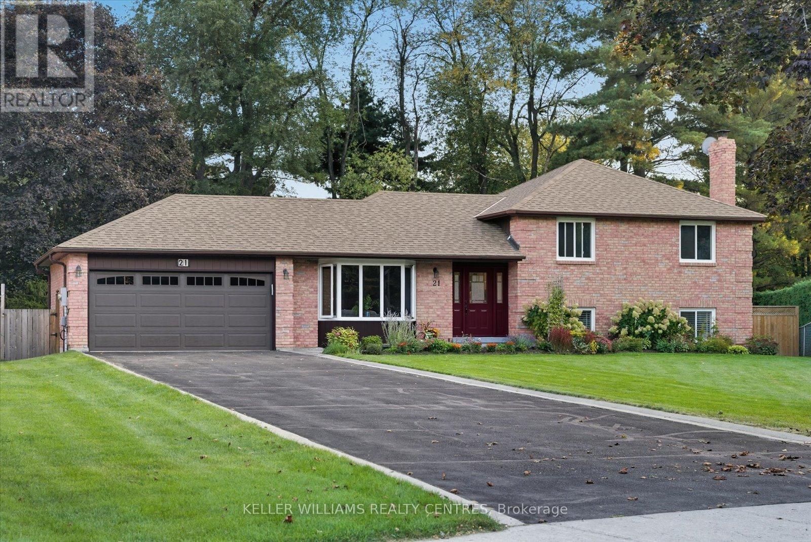 21 Valentini Ave, East Gwillimbury, ON L9N 1H8