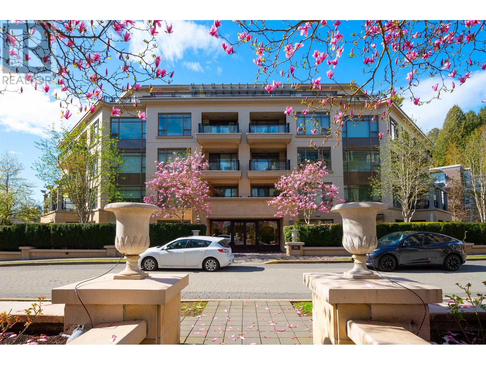 533 Waters Edge Crescent Unit 300, West Vancouver, BC V7T 0A2
