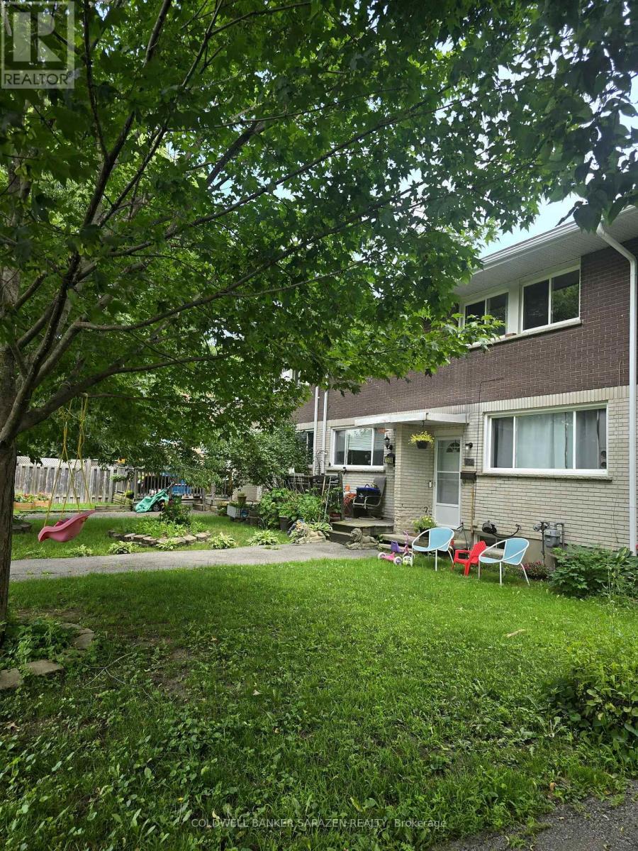 1506 Lepage Ave, Ottawa, ON K1Z 8C9