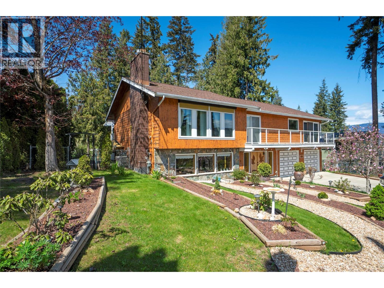 2363 Forest Dr, Blind Bay, BC V0E 1H2