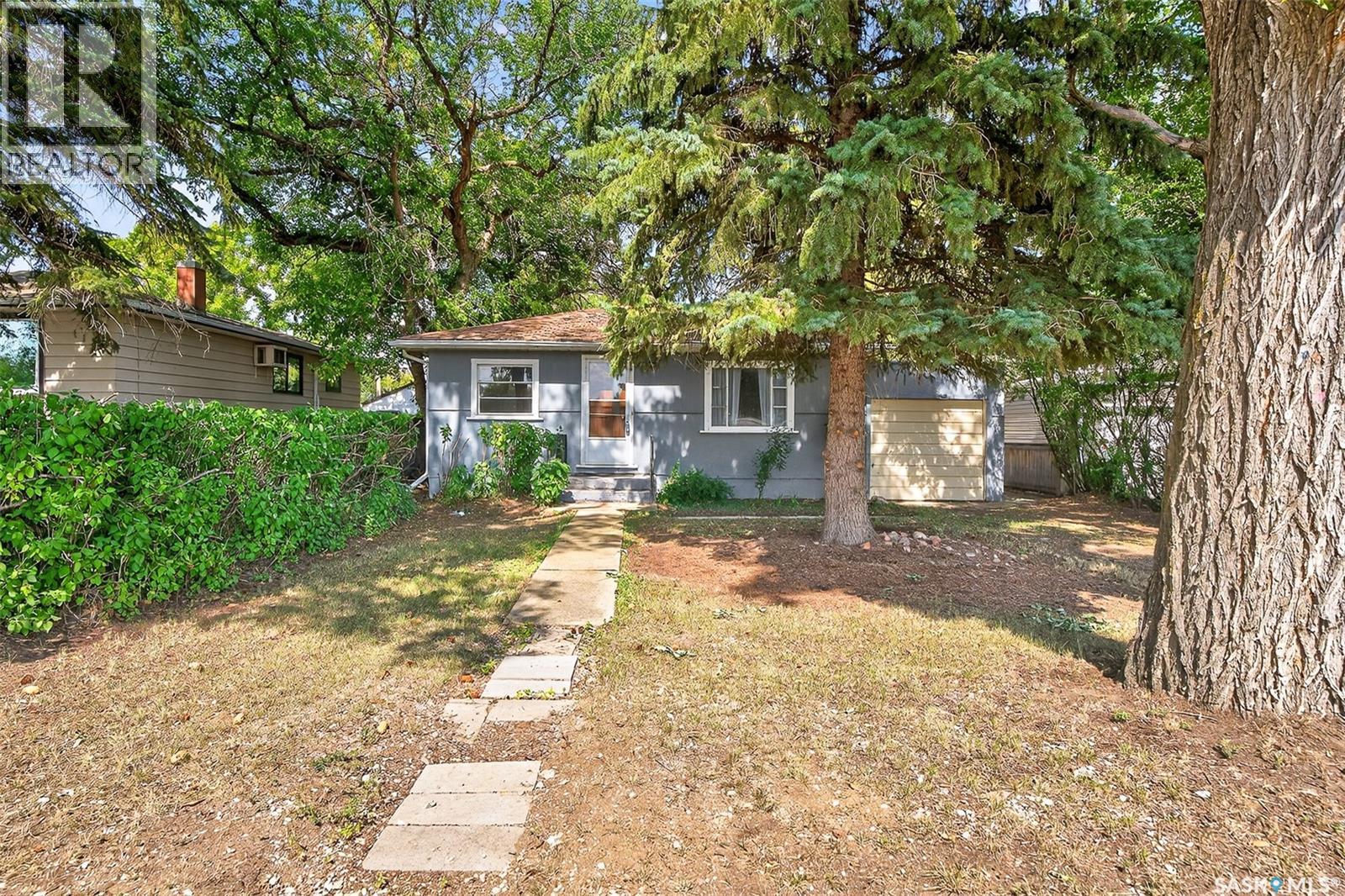 530 Duffield St W, Moose Jaw, SK S6H 5H9