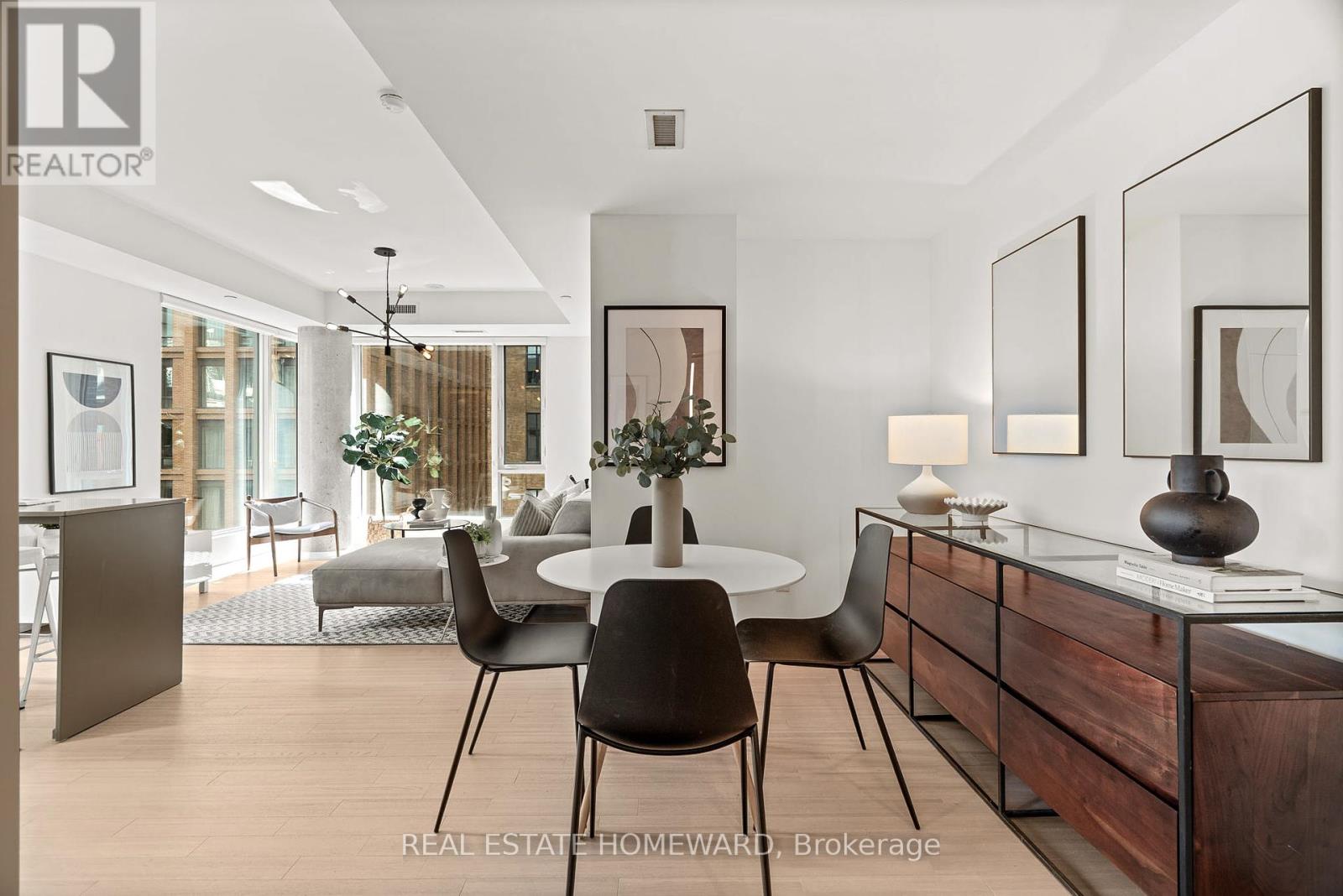 606 101 Peter St, Toronto, ON M5V 0G6