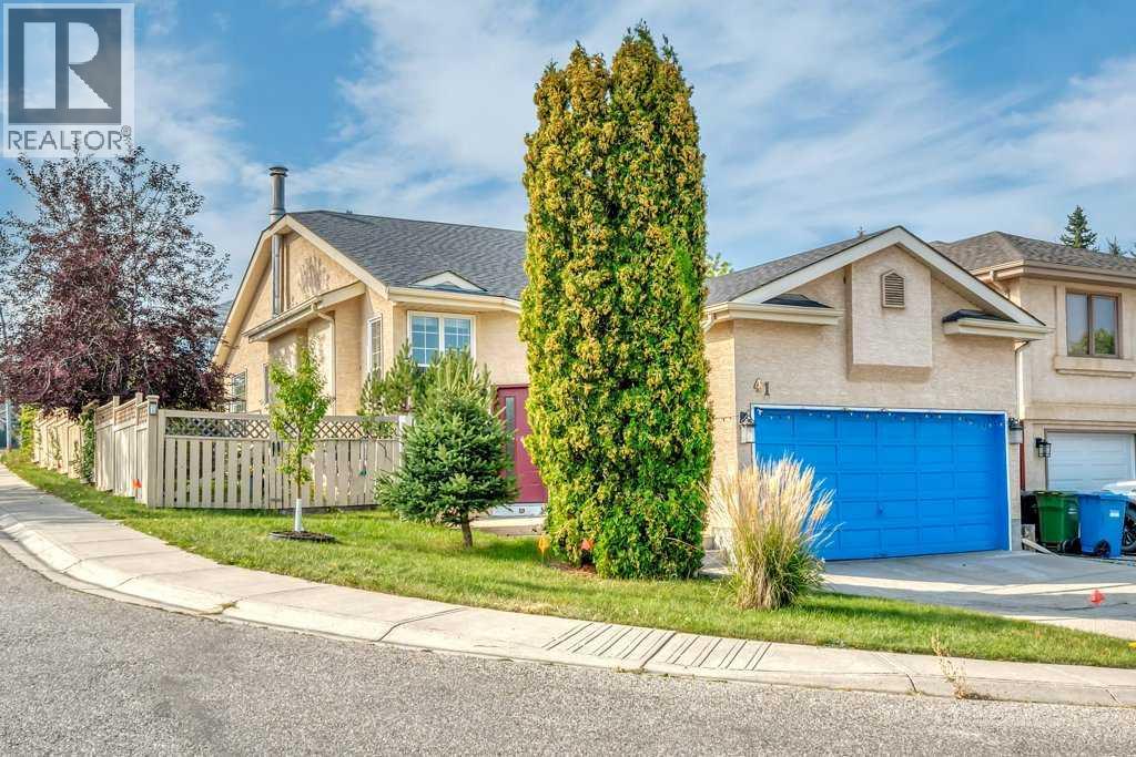 41 Millbank Bay SW, Calgary, AB T2Y 2Z1