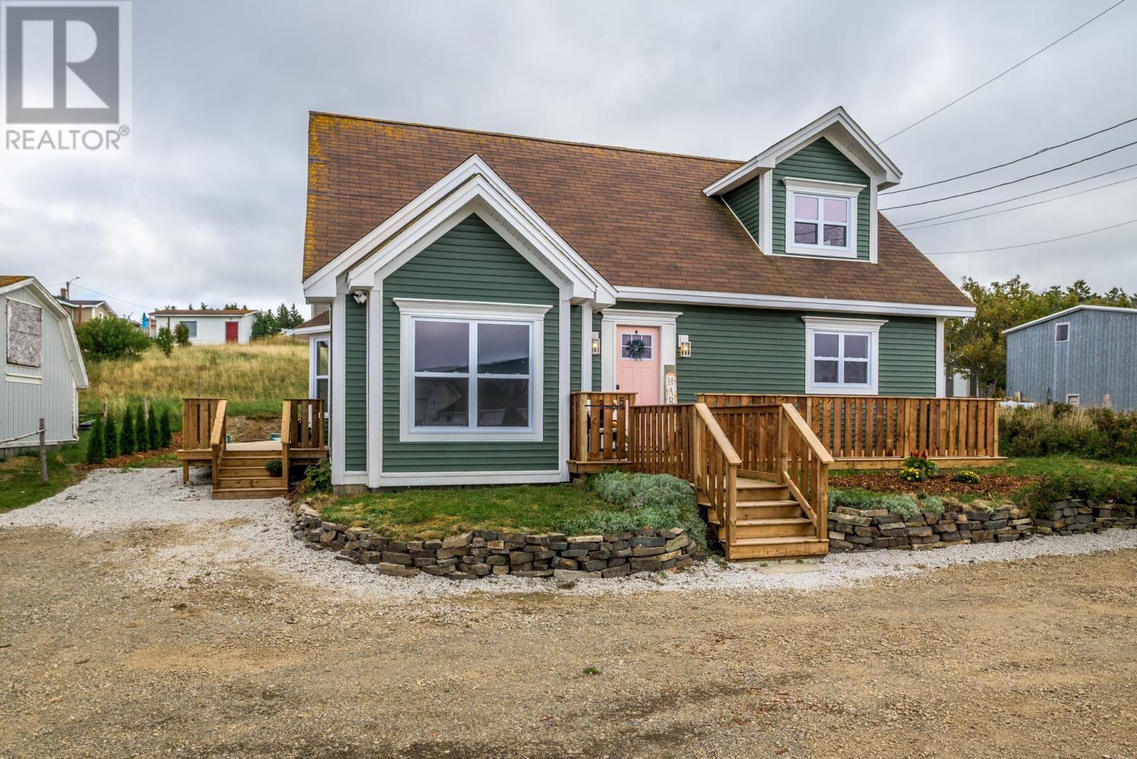 5 Marsh Rd, Pouch Cove, NL A0A 3L0