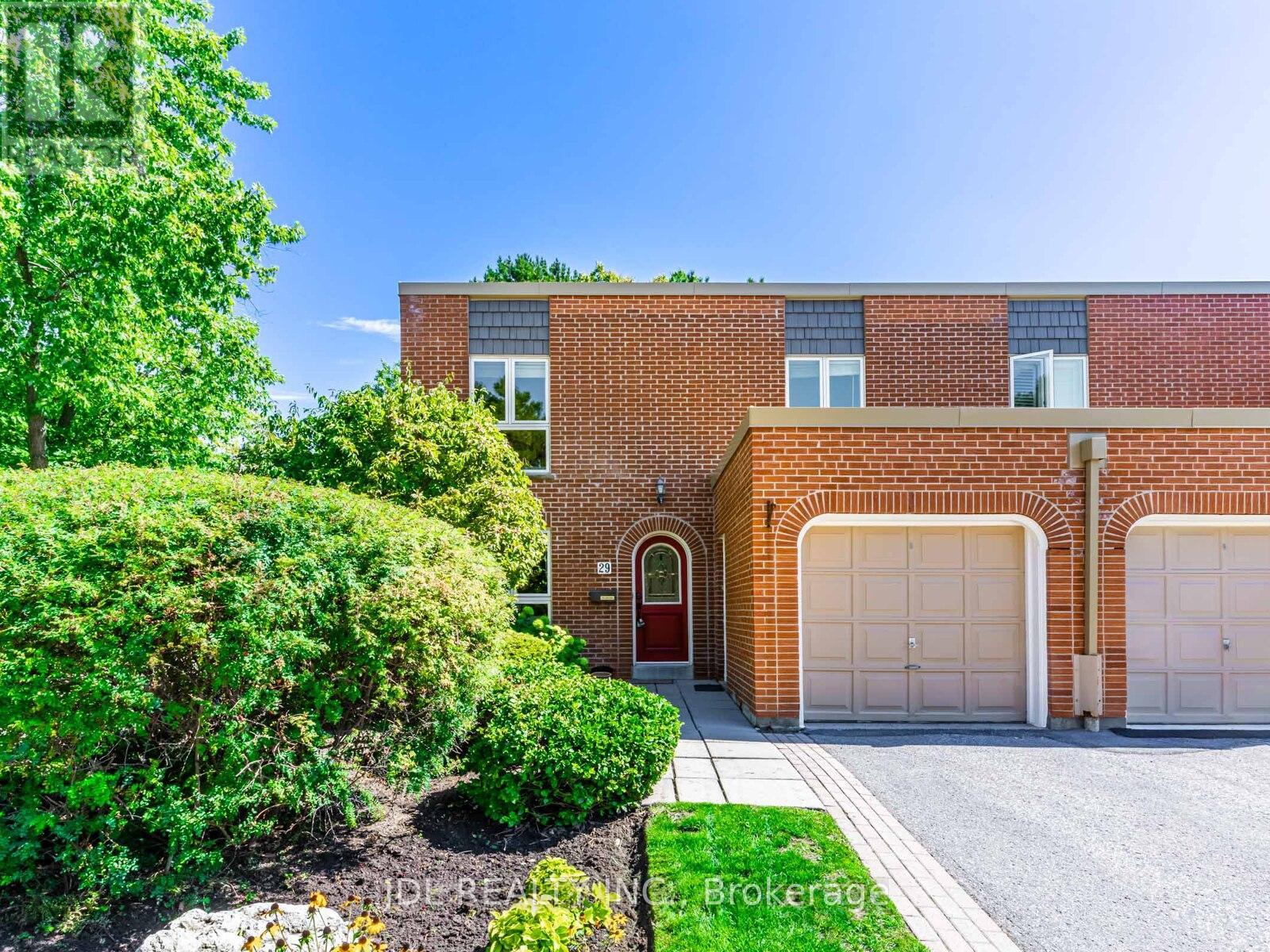 217 29 Scenic Mill Way, Toronto, ON M2L 1S4