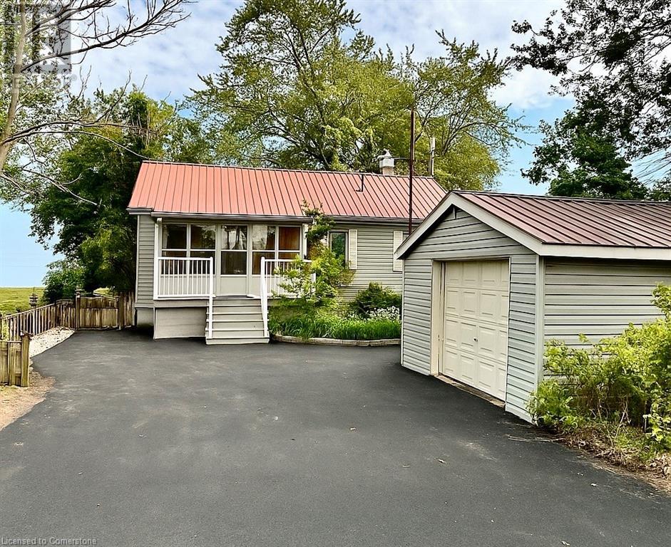 2592 Lakeshore Rd, Dunnville, ON N1A 2W8