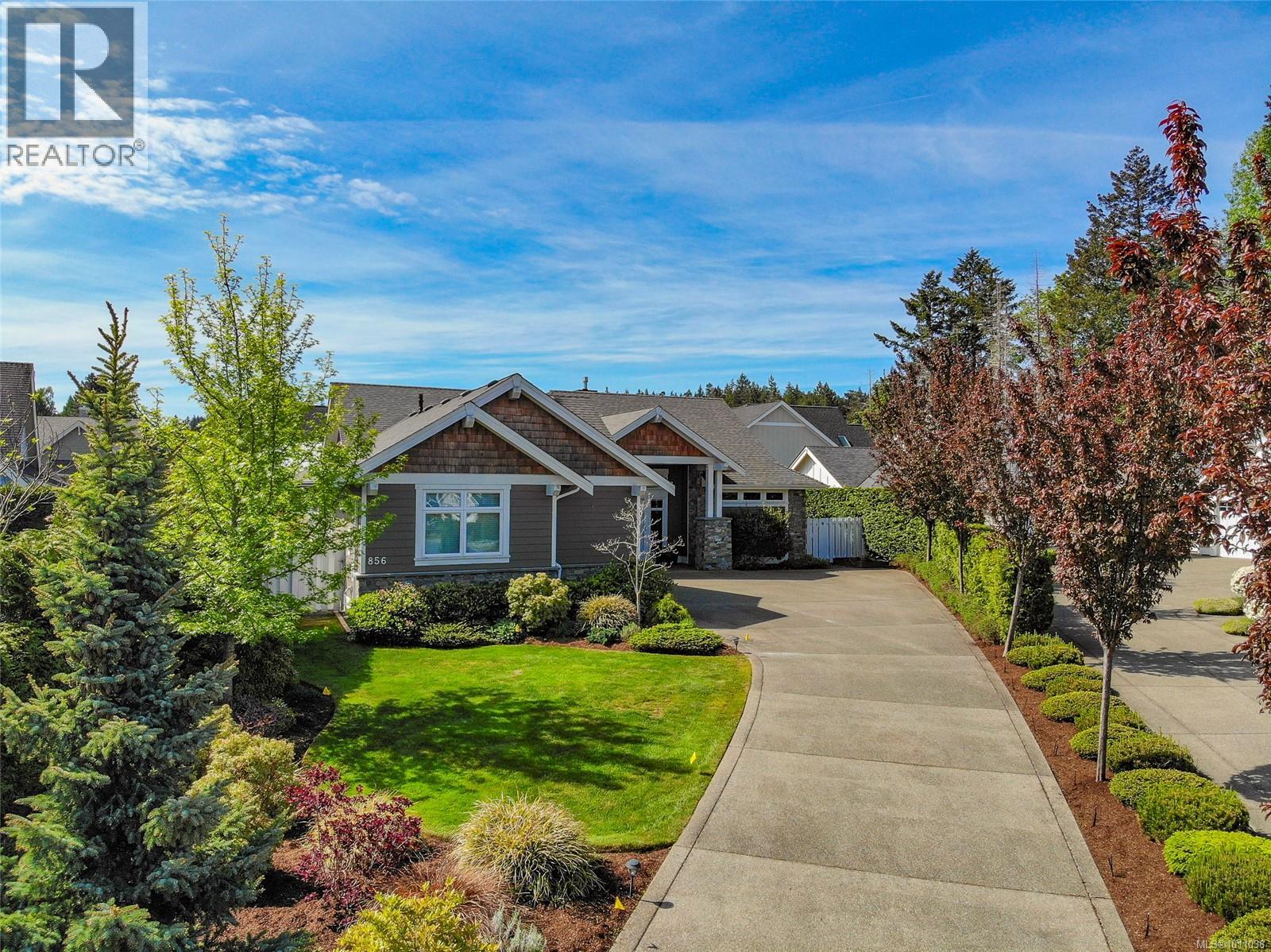 856 Bluffs Dr, Qualicum Beach, BC V9K 0A2