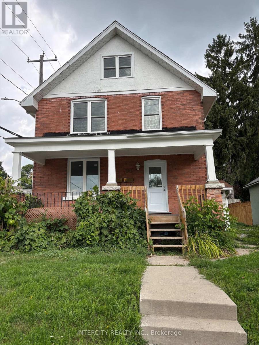 90 Coldwater Rd W, Orillia, ON L3V 5L5
