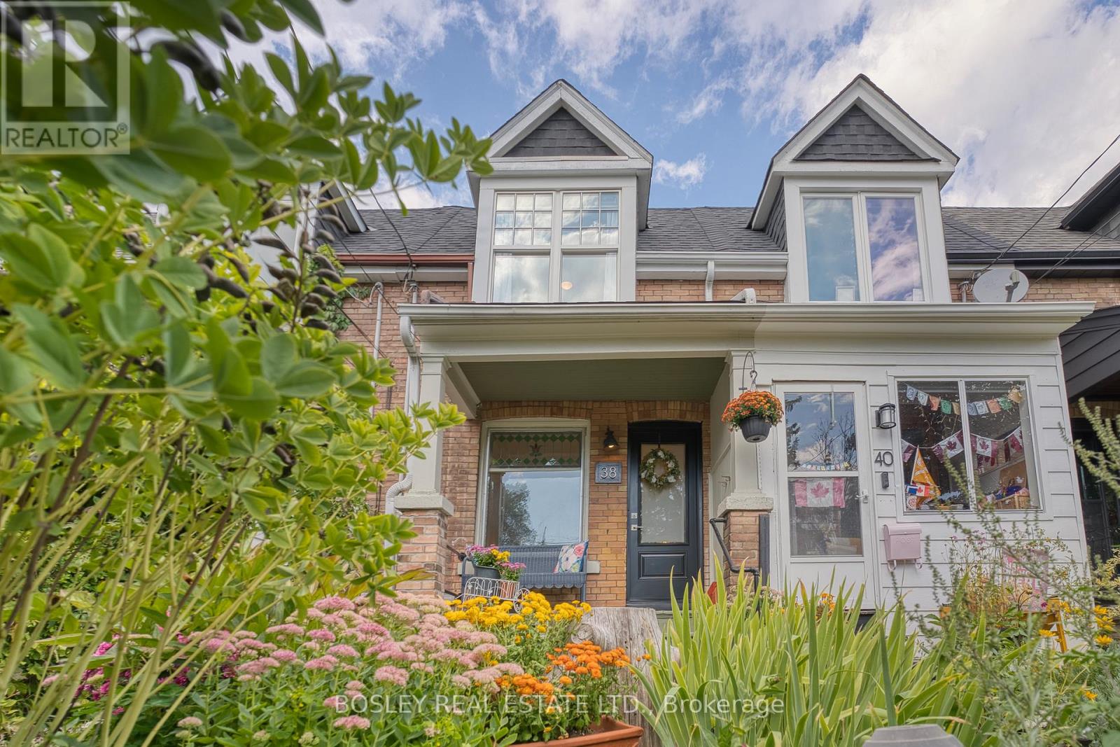 38 Balfour Ave, Toronto, ON M4C 1T5