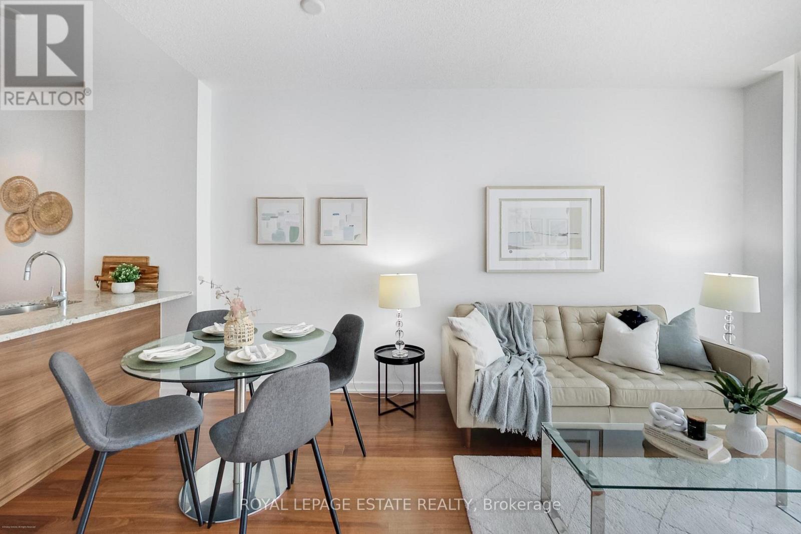 501 70 Forest Manor Rd, Toronto, ON M2J 0A9