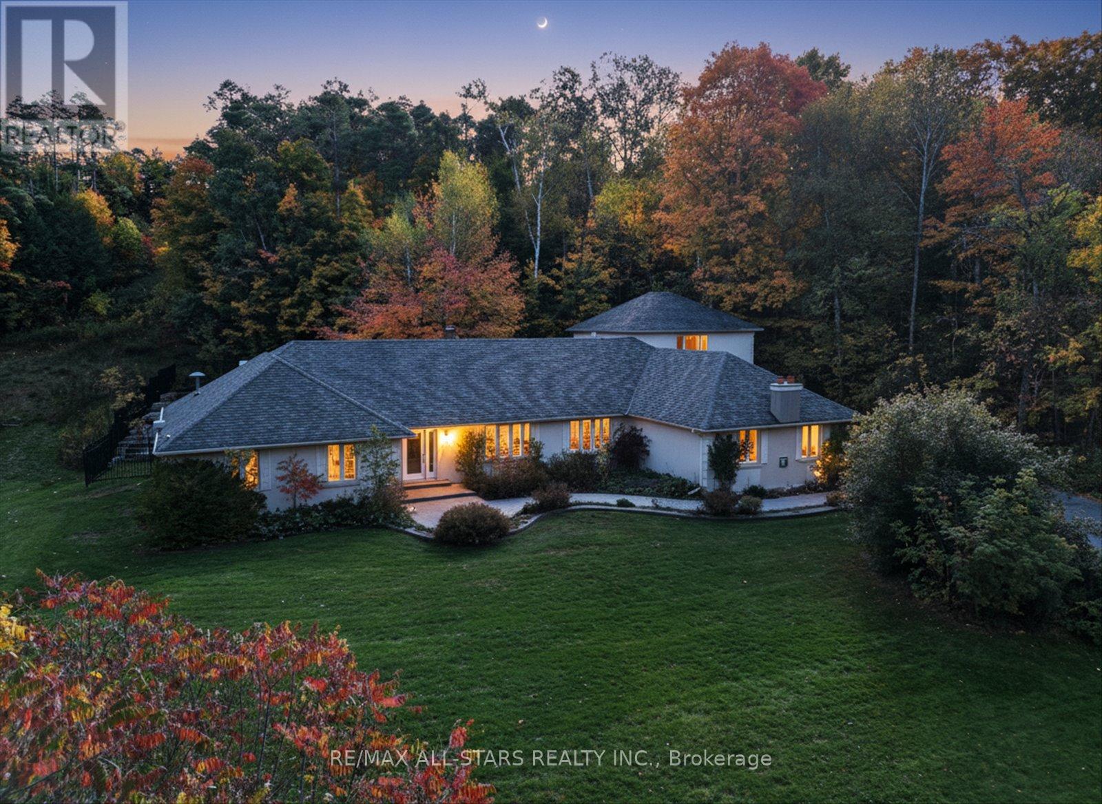 40 Algonquin Forest Dr, East Gwillimbury, ON L9N 0C6