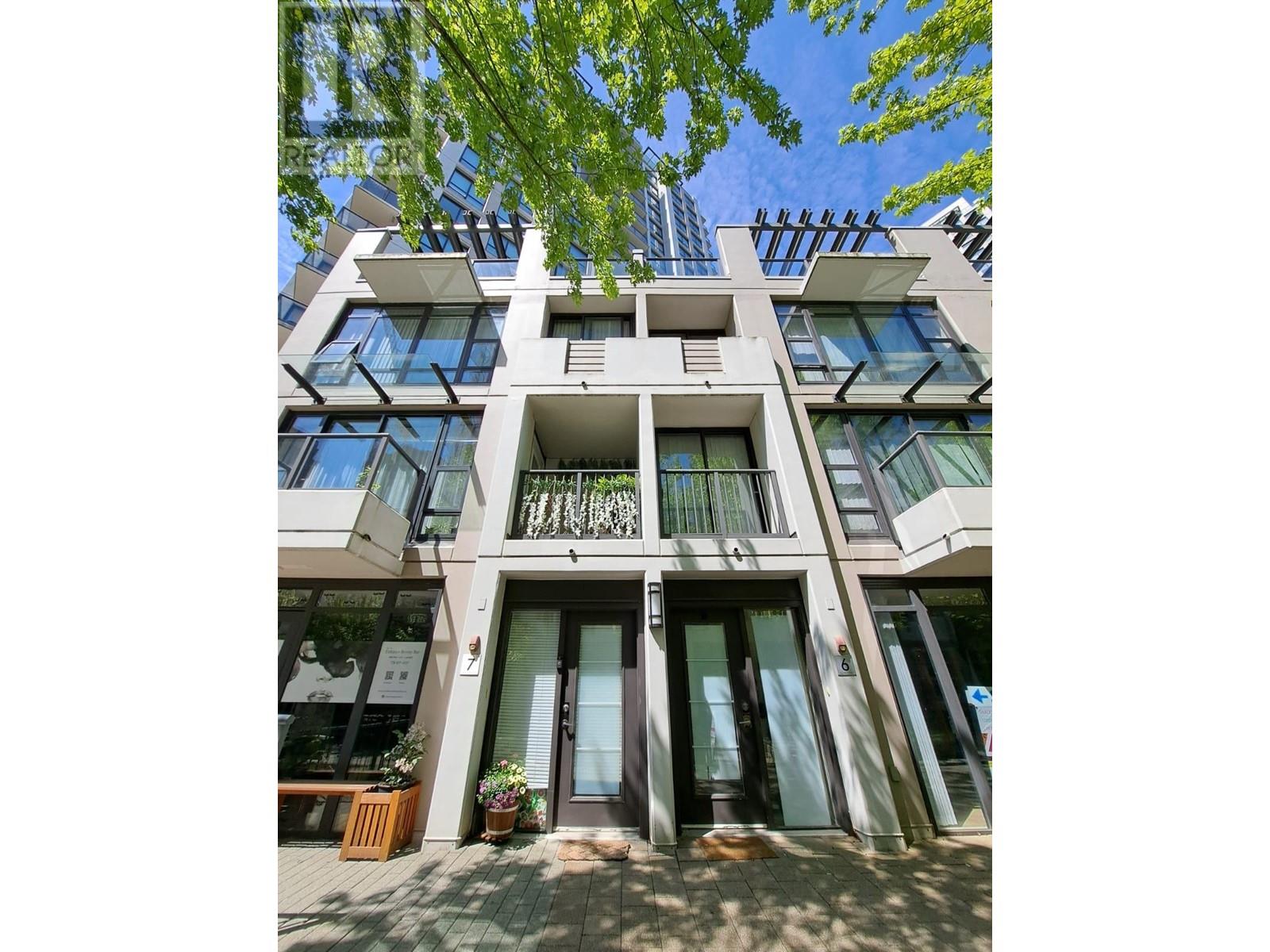 1185 The High Street Unit 7, Coquitlam, BC V3B 0A9