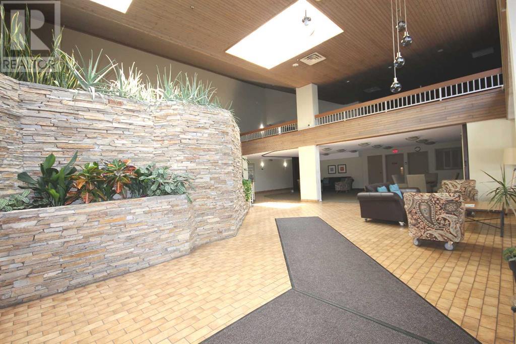 2425 90 Avenue Sw Unit 325, Calgary, AB T2V 4X8