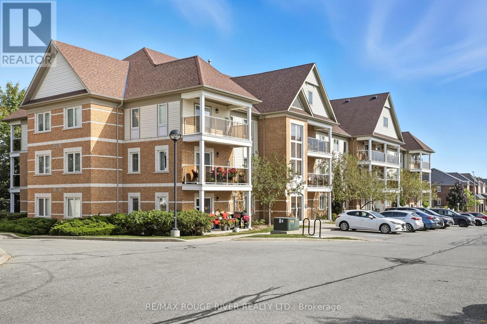 104 120 Aspen Springs Dr, Clarington, ON L1C 0G7