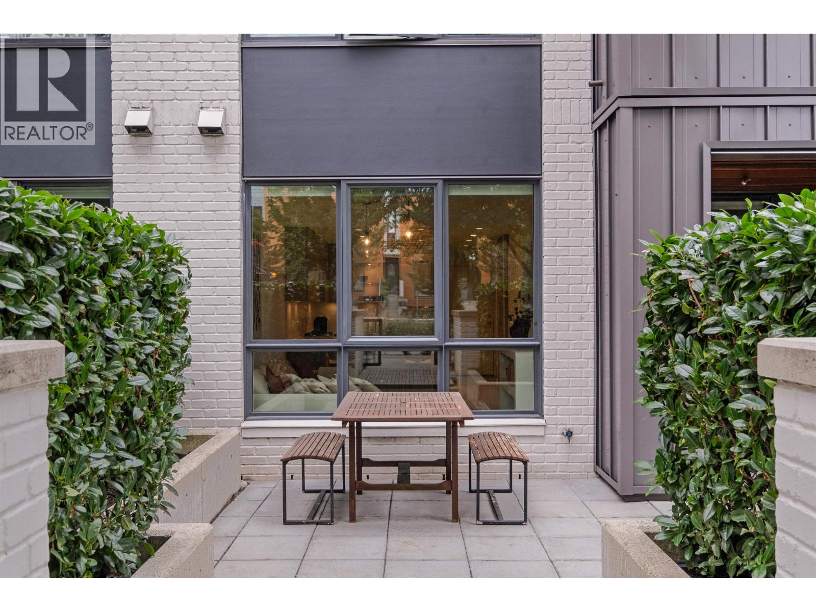 733 E 3rd Street Unit 102, North Vancouver, BC V7L 1G8