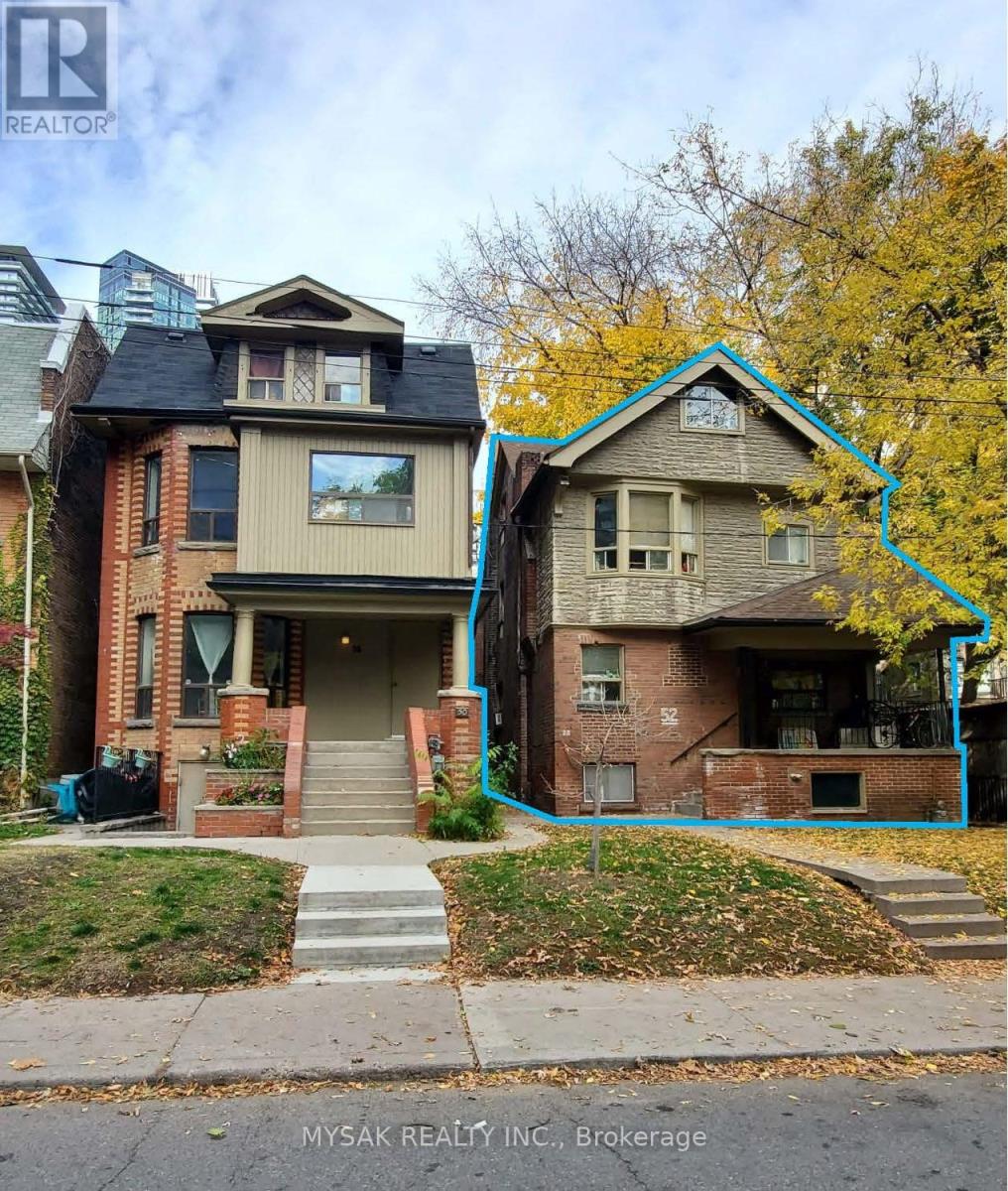 52 Dundonald St, Toronto, ON M4Y 1K2