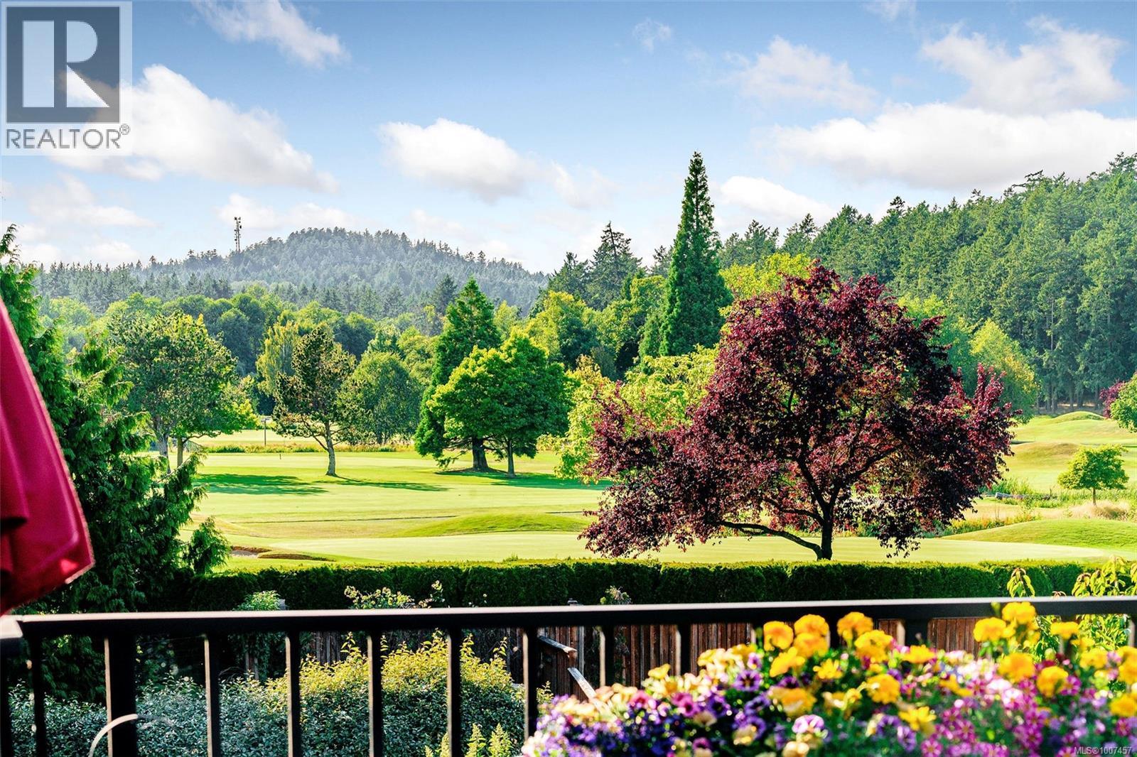 5388 Parker Ave, Saanich, BC V8Y 2M9