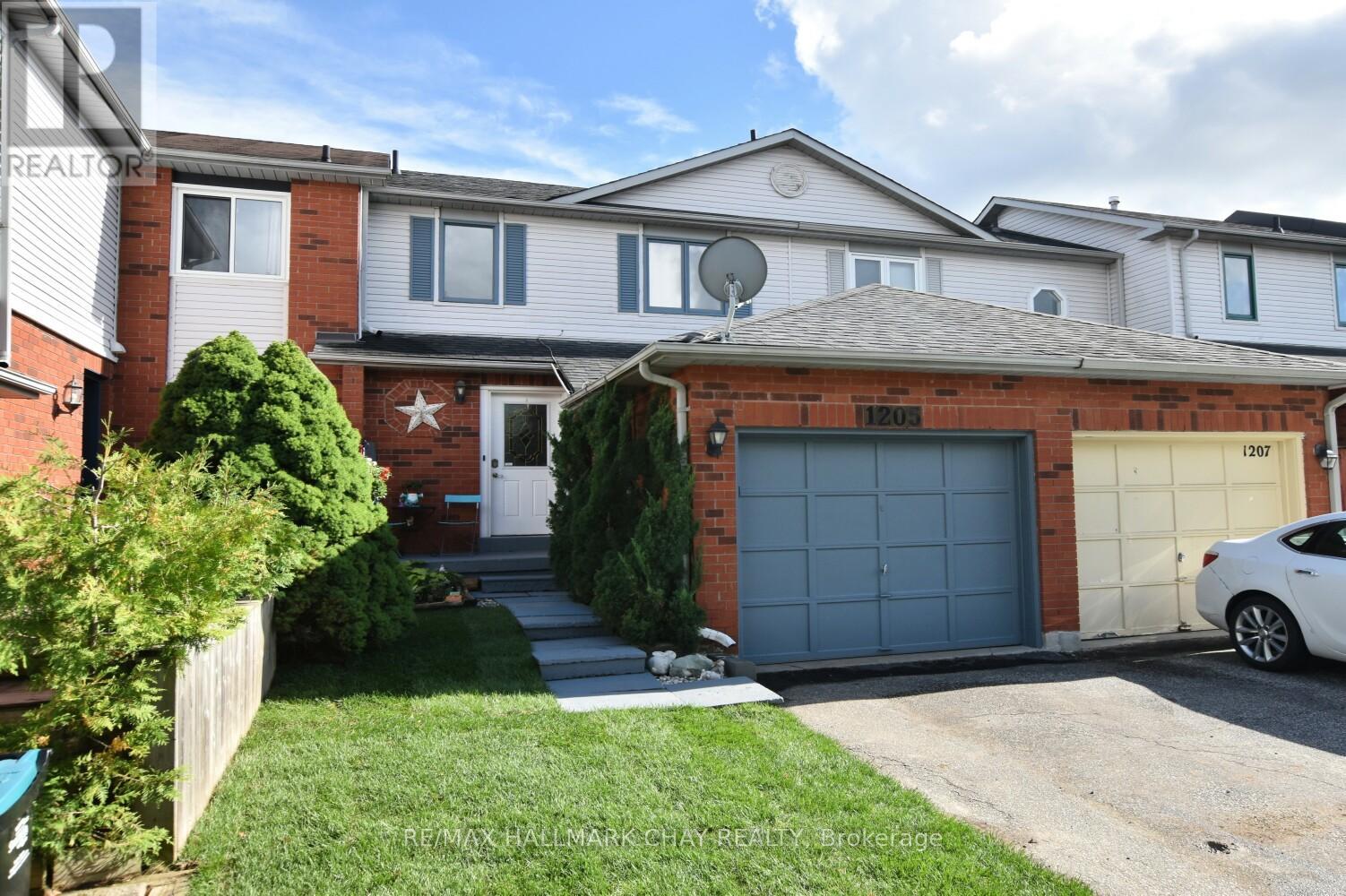 1205 Hill St, Innisfil, ON L9S 1X8