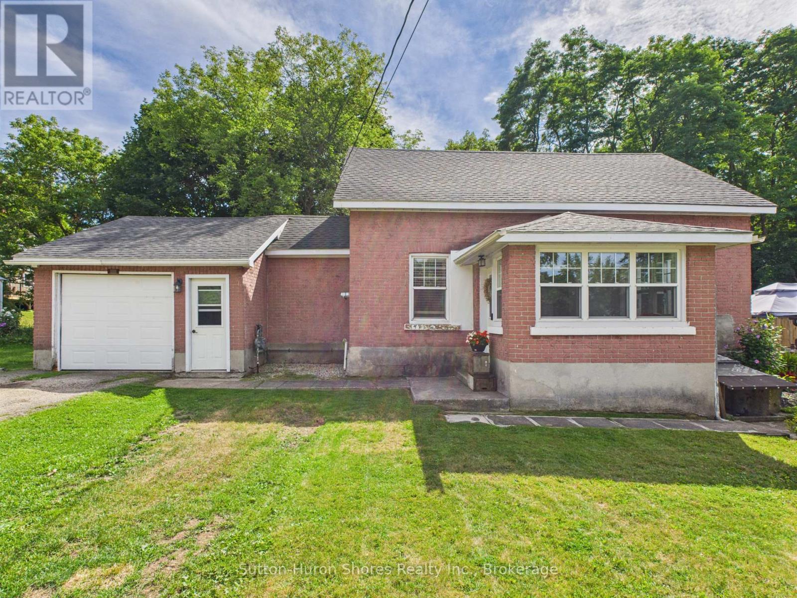 24 Market St, Arran-Elderslie, ON N0H 2N0