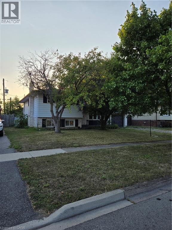 21 Idylwood Rd, Welland, ON L3C 1X2