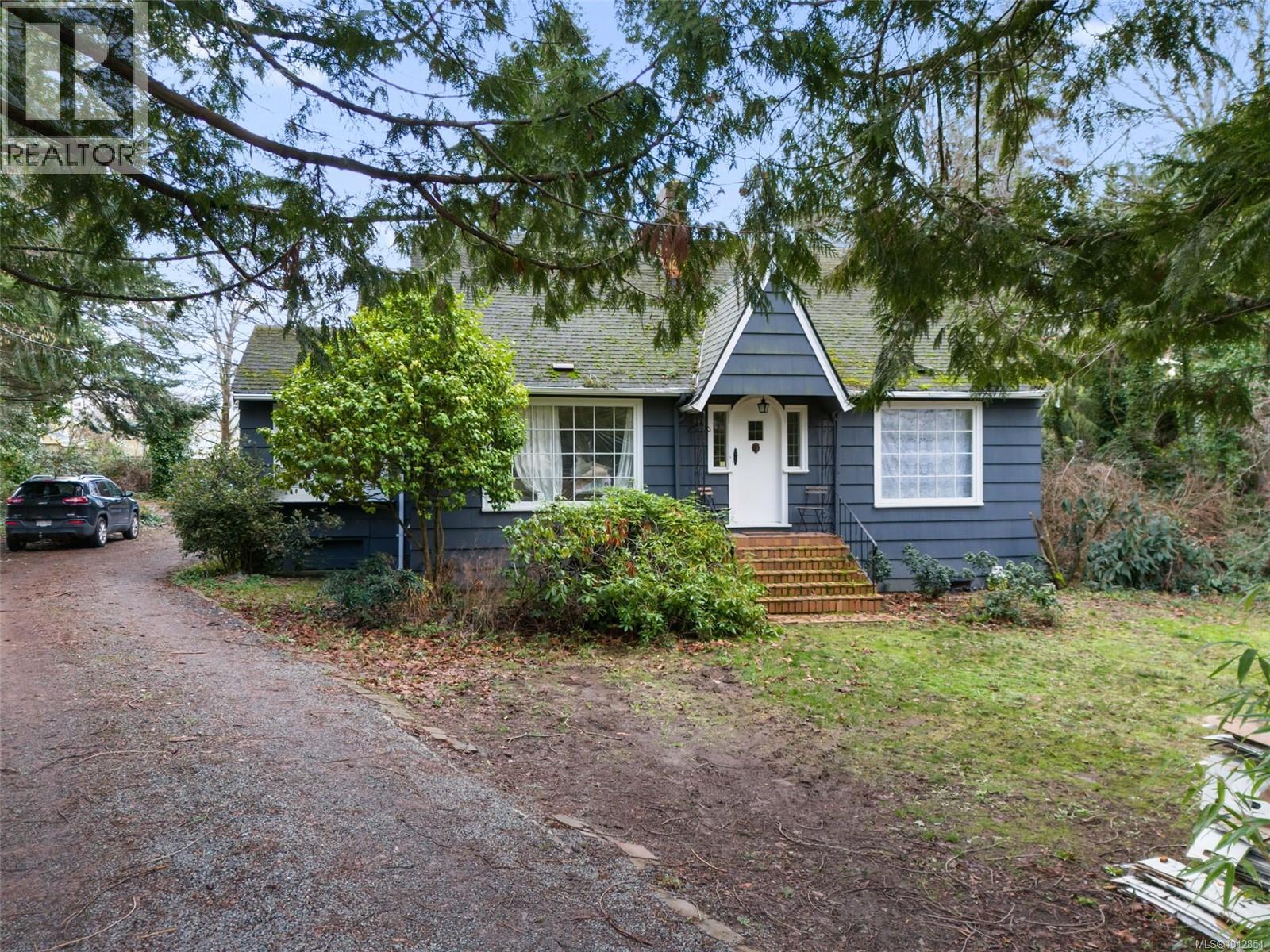 2895 Murray Dr, Saanich, BC V9A 2S6