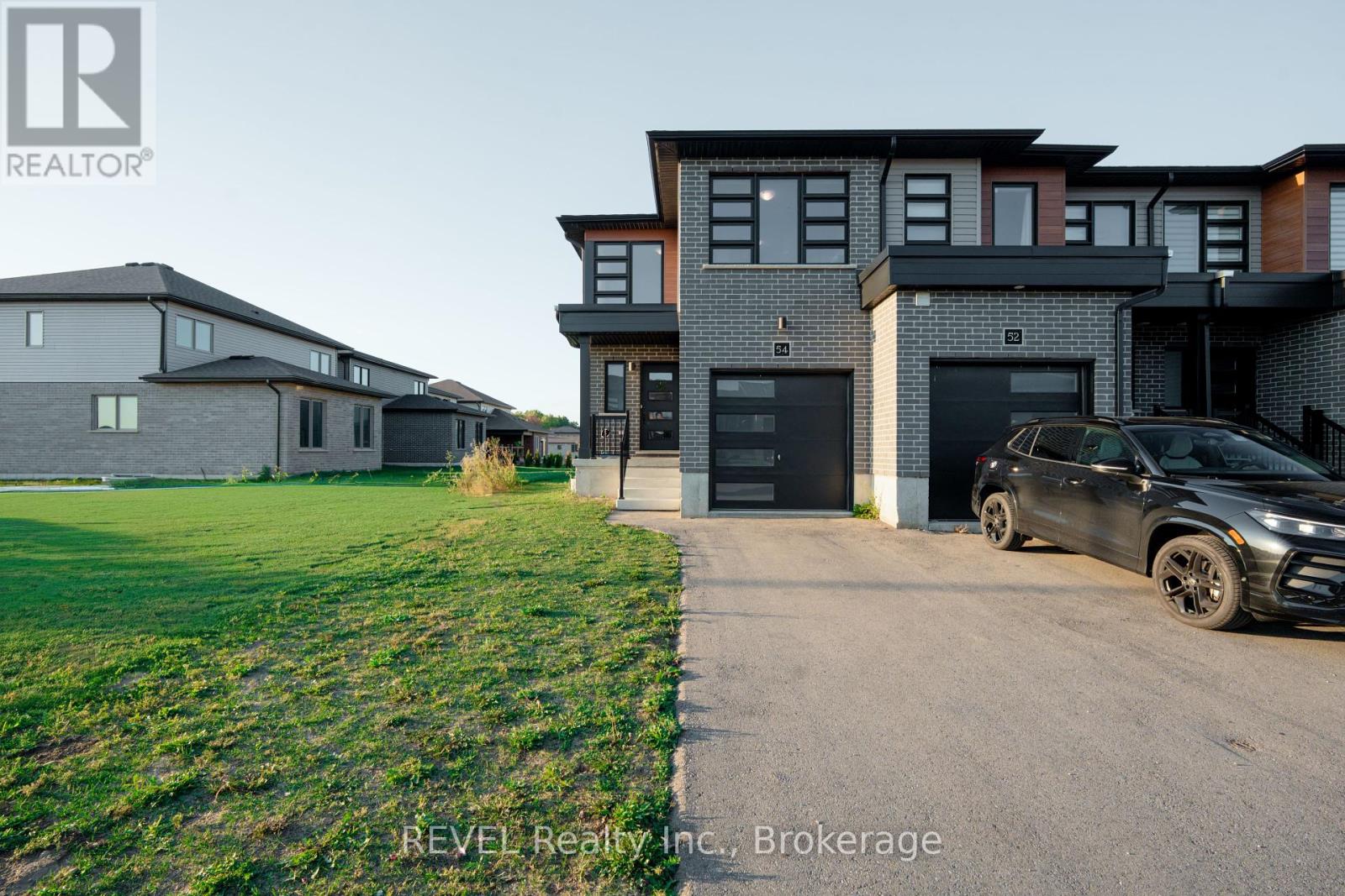 54 Wilkinson Ave, Cambridge, ON N1S 0E2