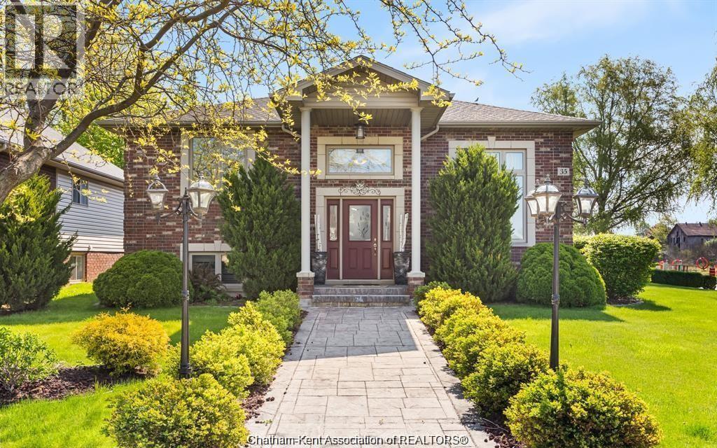 35 Normandy Ave, Kingsville, ON N9Y 4E9