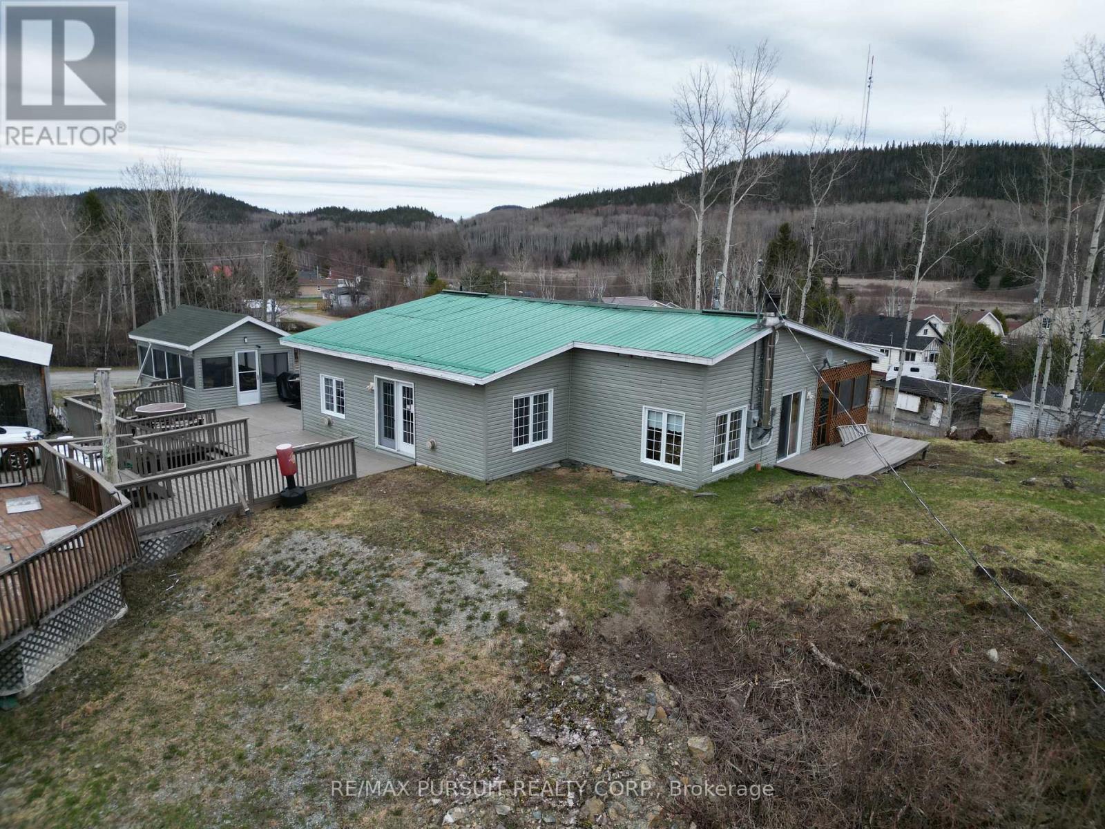 8 Townsley Ave, McGarry, ON P0K 1J0