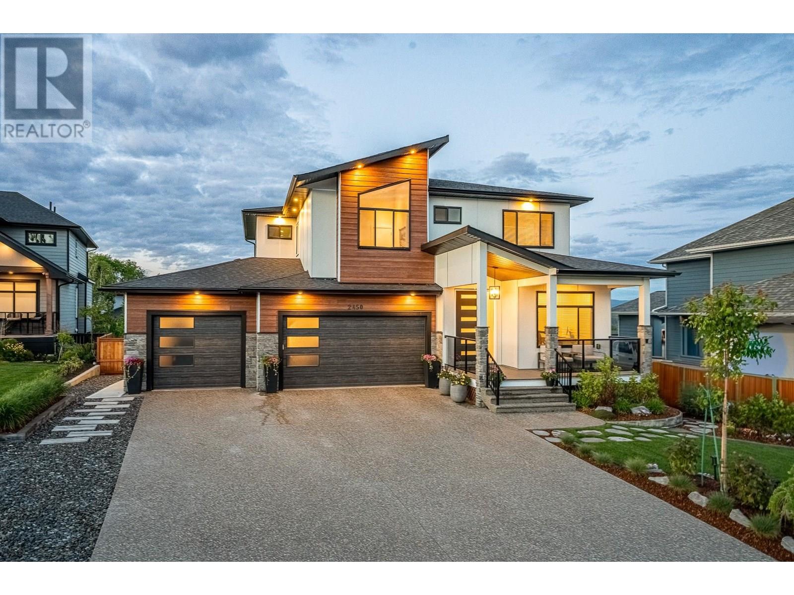 2450 Grafton Pl, Prince George, BC V2N 0E6
