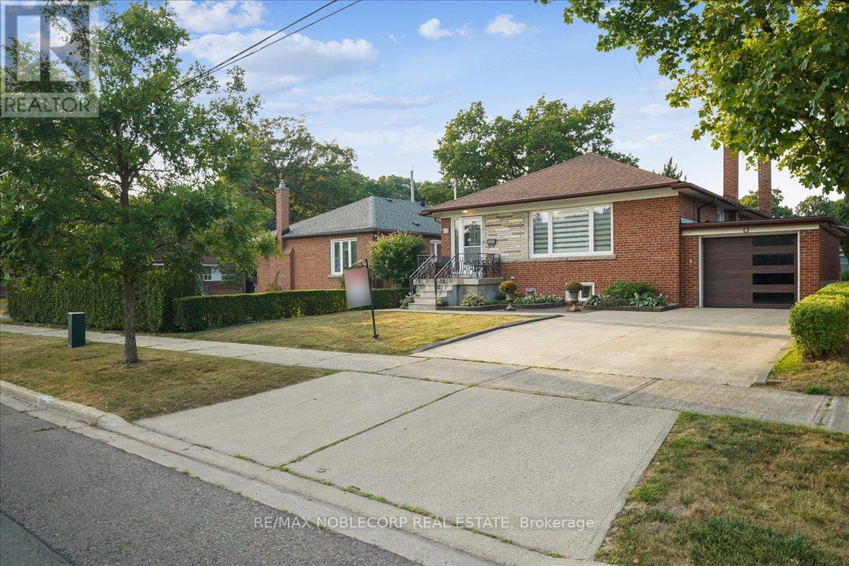65 Exbury Rd, Toronto Downsview-roding-cfb, ON M3M 1P9