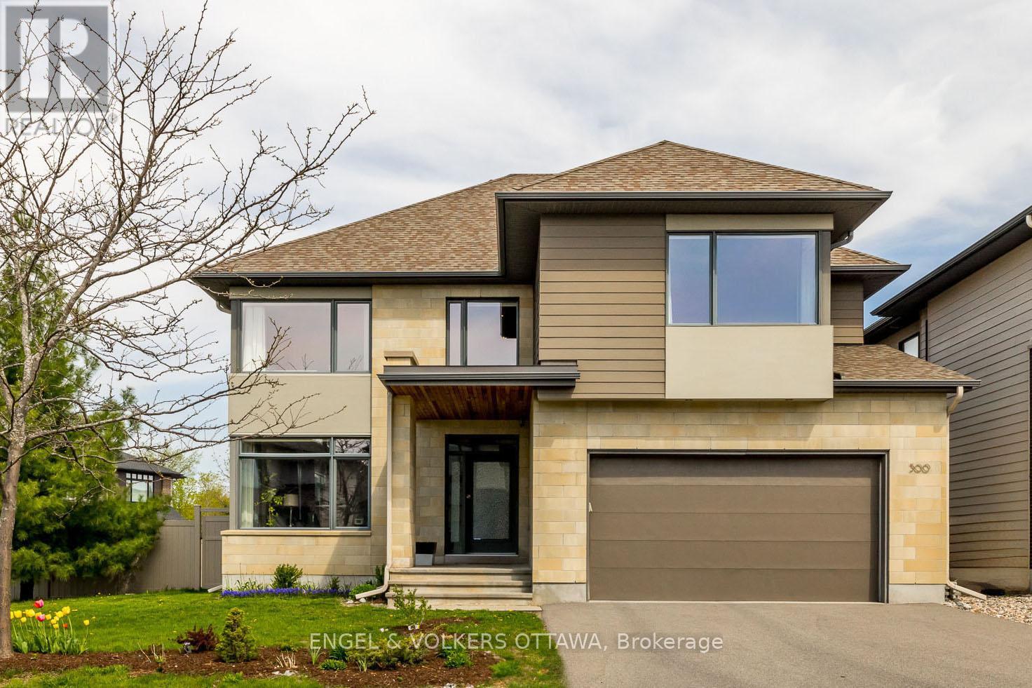 300 Long Acres St, Ottawa, ON K2M 0H1
