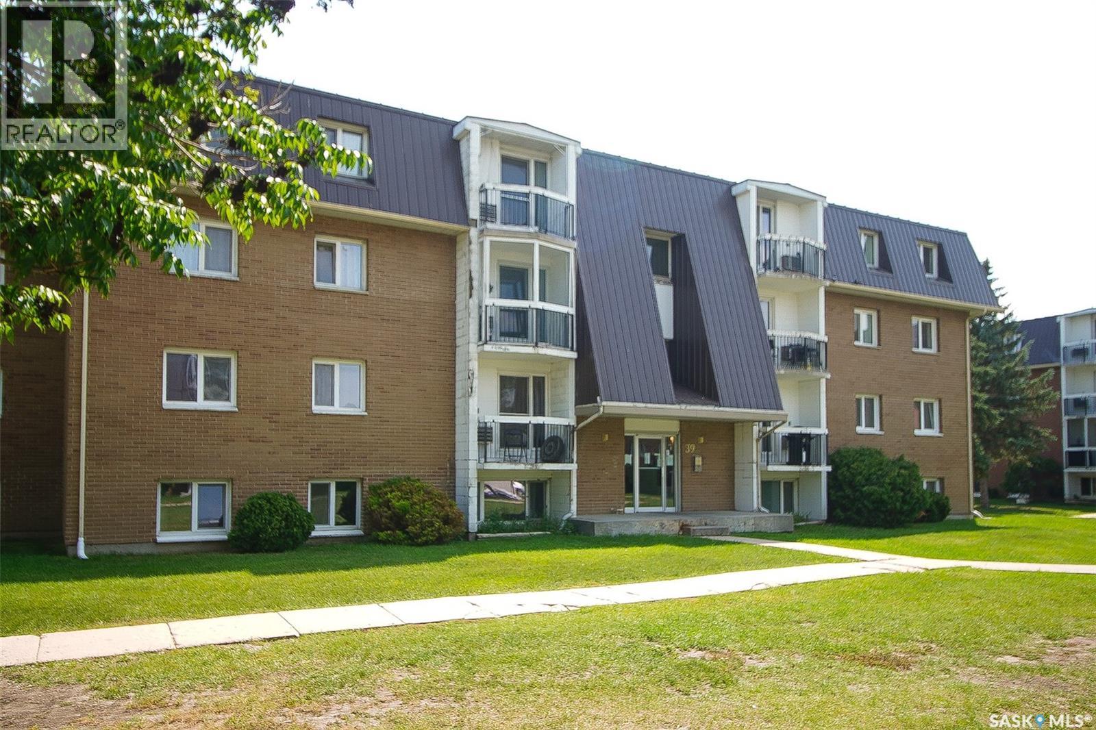 39 Centennial Street Unit 34, Regina, SK S4S 6P8