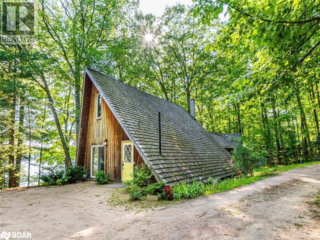102-104 Farlain Lake Rd E, Tiny, ON L9M 0B5