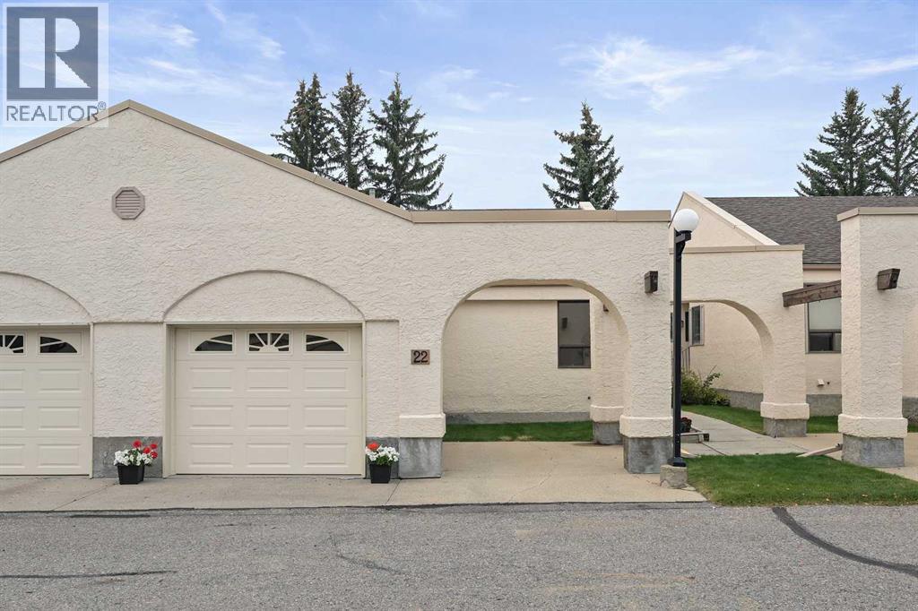 22 Sandarac Cir NW, Calgary, AB T3K 3G7