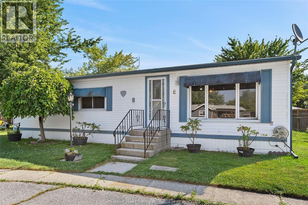 8 Hickory, Essex, ON N0R 1J0