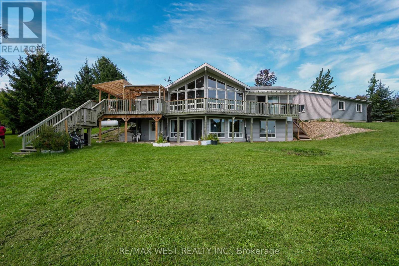 143 Captains Ct, Meaford, ON N4L 1W5
