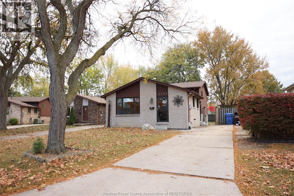 3125 Locust Ct, Windsor, ON N8R 2B1