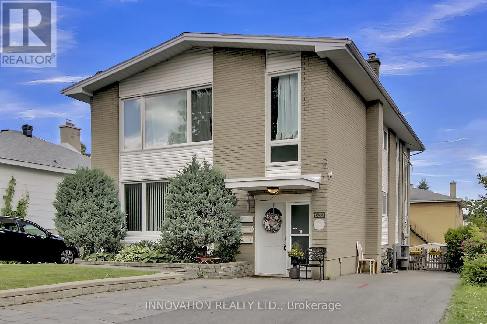 859 Tavistock Rd, Ottawa, ON K2B 5N5