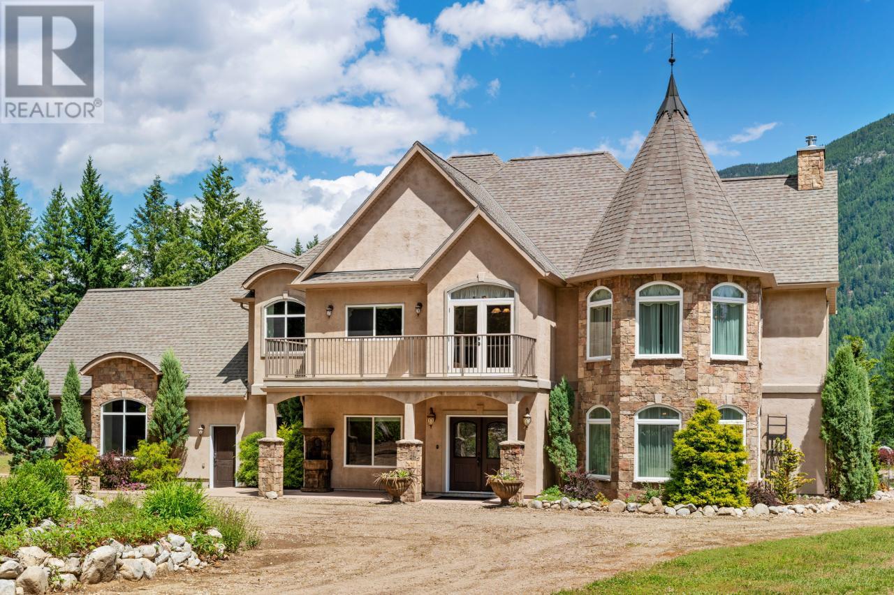 1480 Nighthawk Dr, Castlegar, BC V1N 4S2