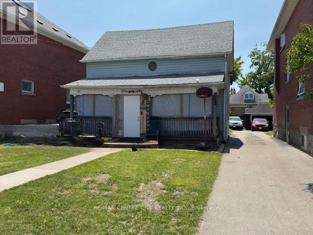 45 Locust St, St. Thomas, ON N5R 2C2