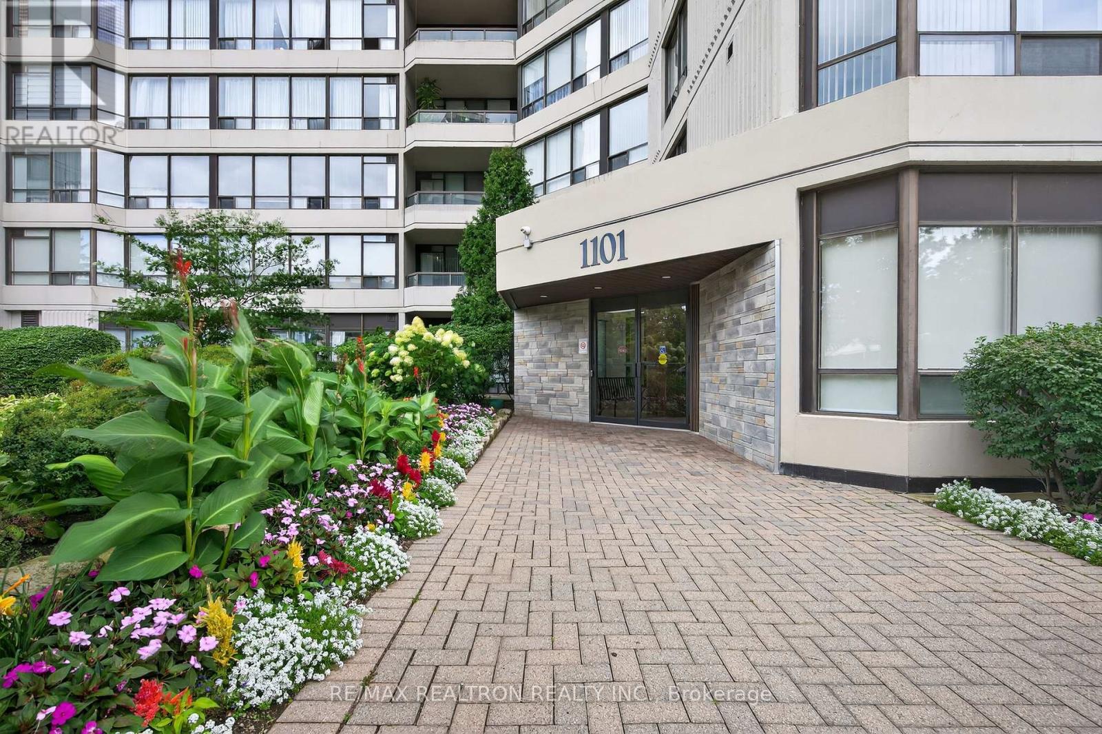 602 1101 Steeles Ave W, Toronto, ON M2R 3W5