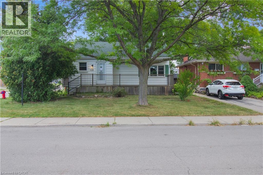 109 Terrace Dr, Hamilton, ON L9A 2Y8